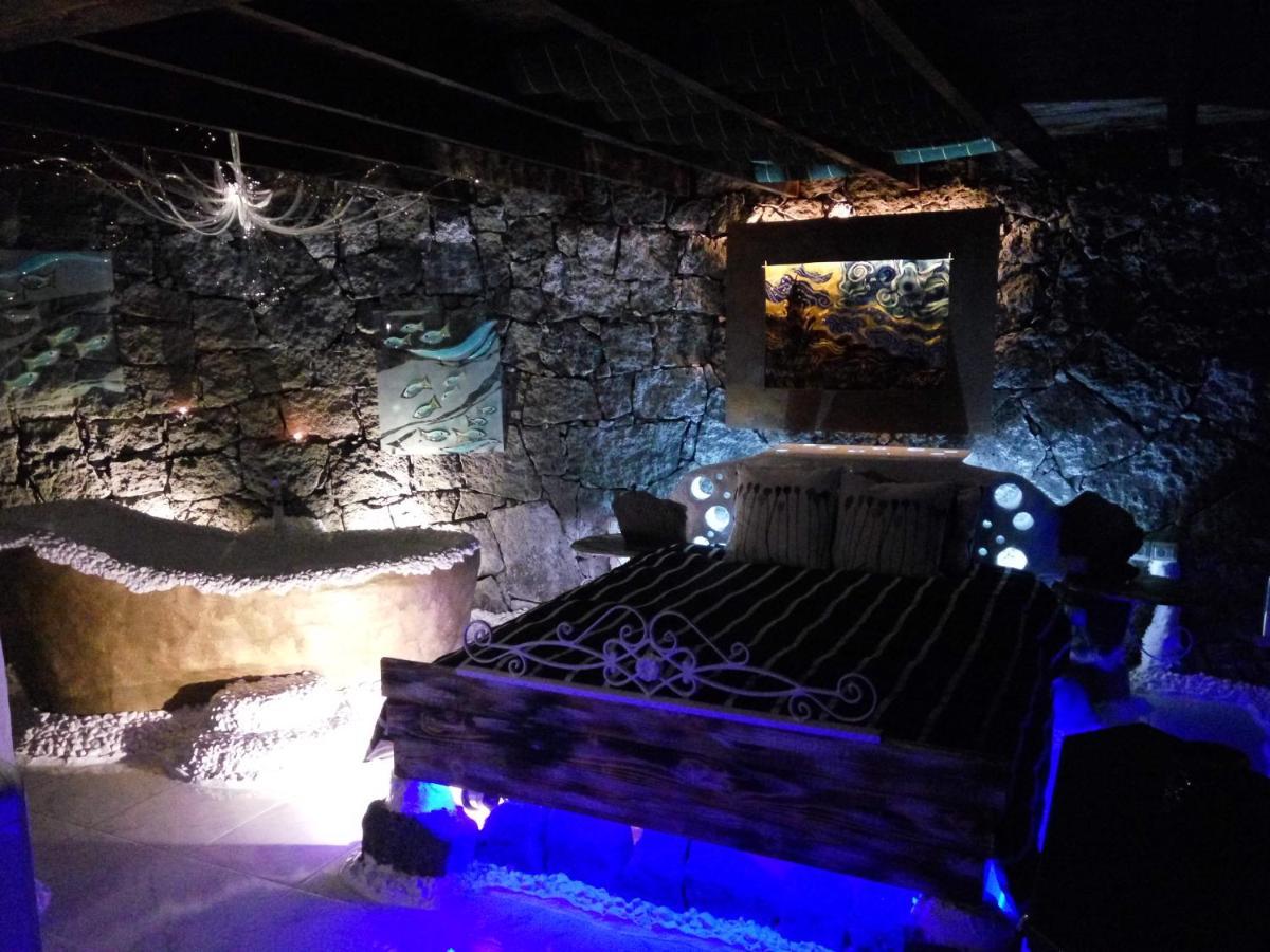 Aloelux Villa ! - Private Villa With Jacuzzi, Cinema ,Massage ,Wonderful View, Art Desing Villa Conil Bagian luar foto