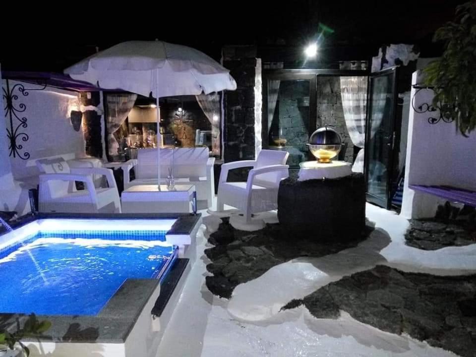 Aloelux Villa ! - Private Villa With Jacuzzi, Cinema ,Massage ,Wonderful View, Art Desing Villa Conil Bagian luar foto