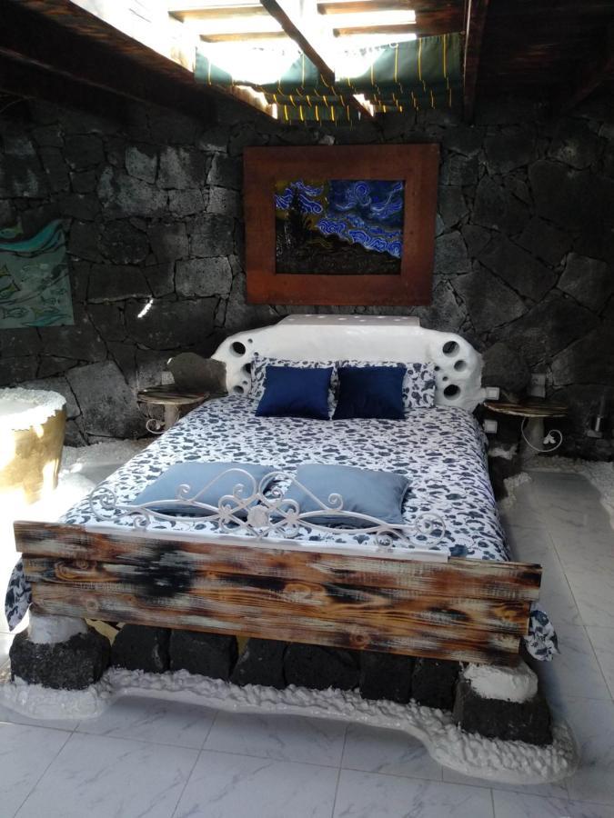 Aloelux Villa ! - Private Villa With Jacuzzi, Cinema ,Massage ,Wonderful View, Art Desing Villa Conil Bagian luar foto