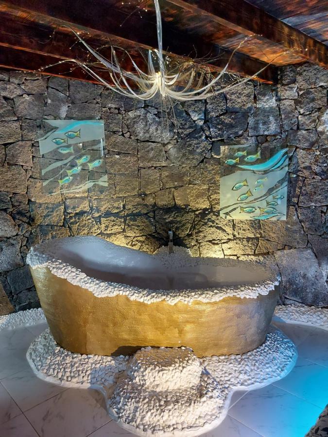 Aloelux Villa ! - Private Villa With Jacuzzi, Cinema ,Massage ,Wonderful View, Art Desing Villa Conil Bagian luar foto