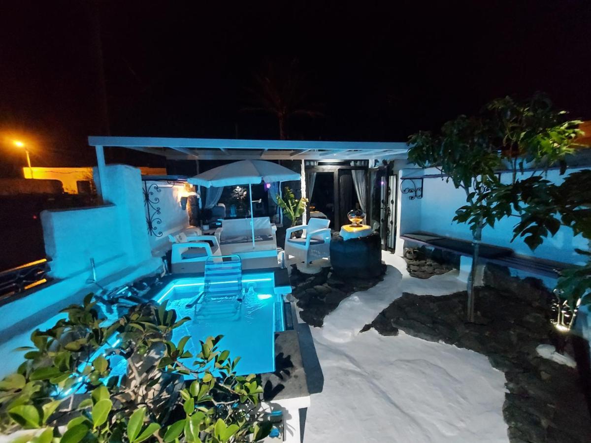 Aloelux Villa ! - Private Villa With Jacuzzi, Cinema ,Massage ,Wonderful View, Art Desing Villa Conil Bagian luar foto